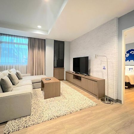 Kokotel Bangkok Dheva Thonglor Esterno foto