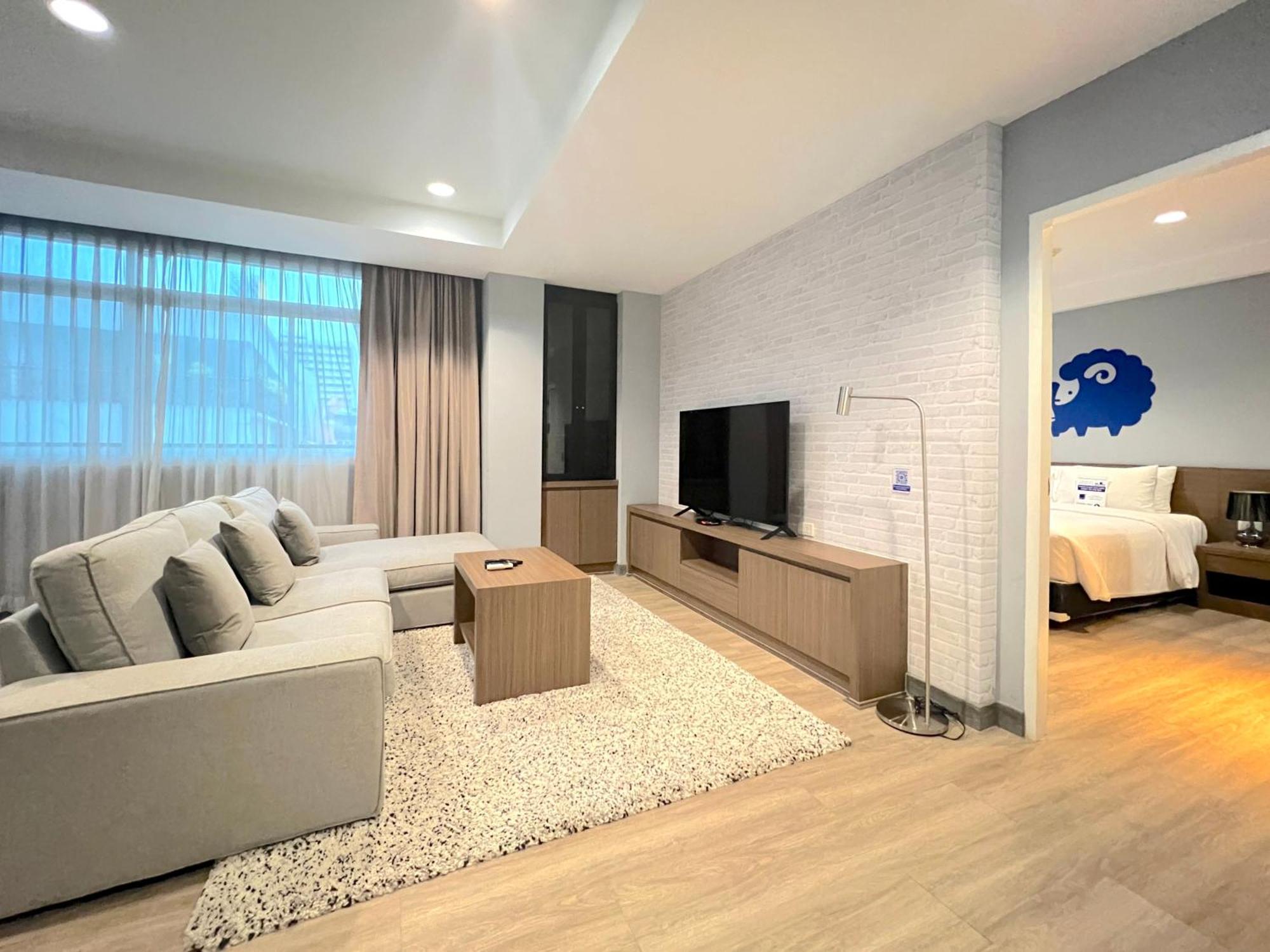 Kokotel Bangkok Dheva Thonglor Esterno foto